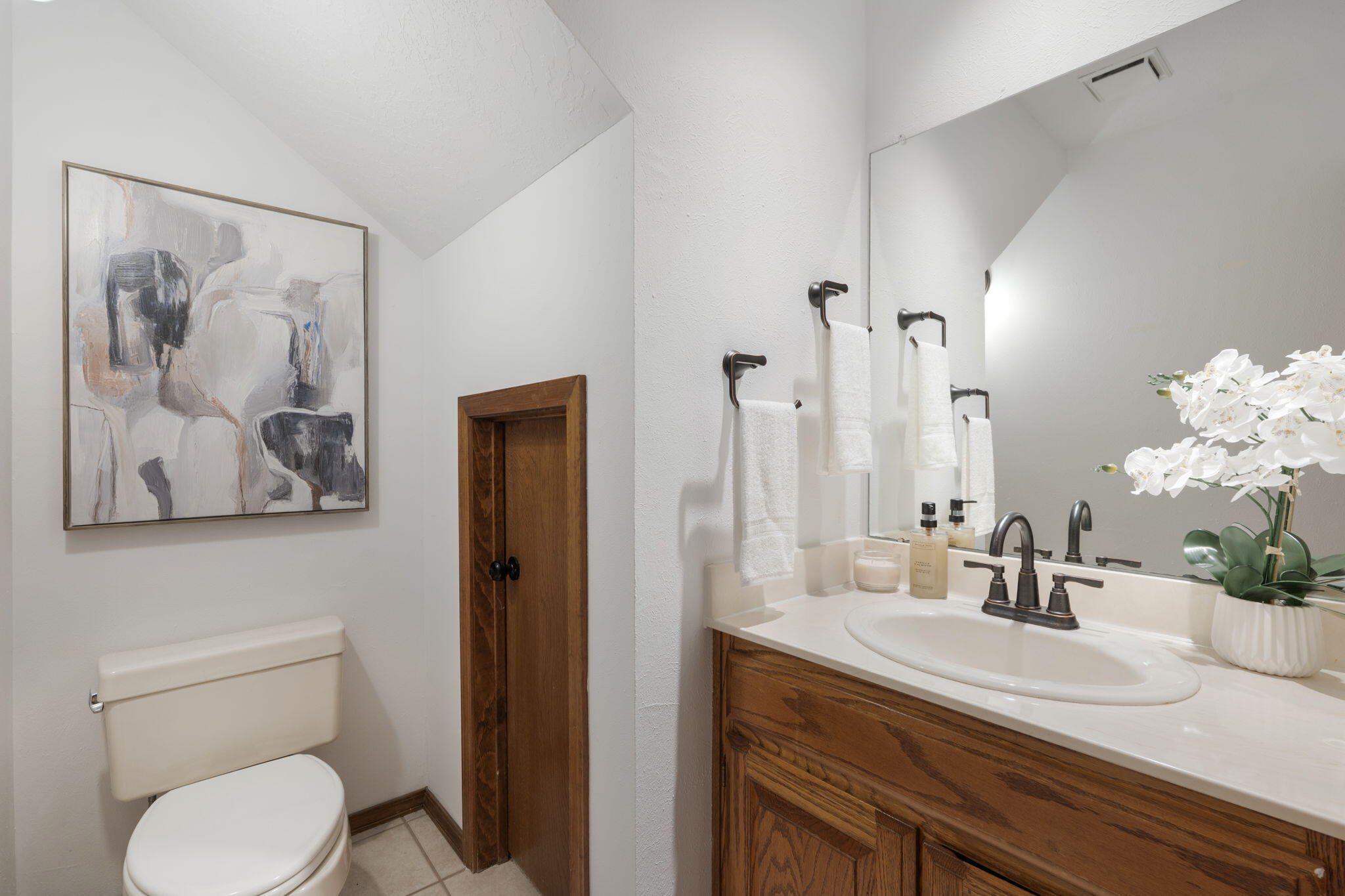 Photo 12 — 9311 Freedom Way NE