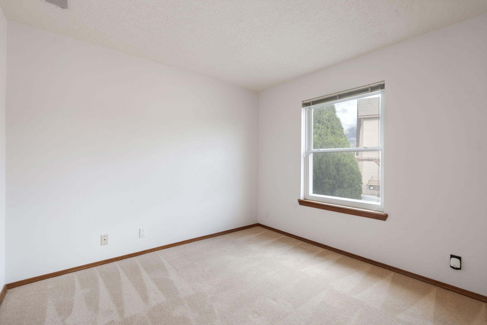 Photo 9 — 9311 Freedom Way NE