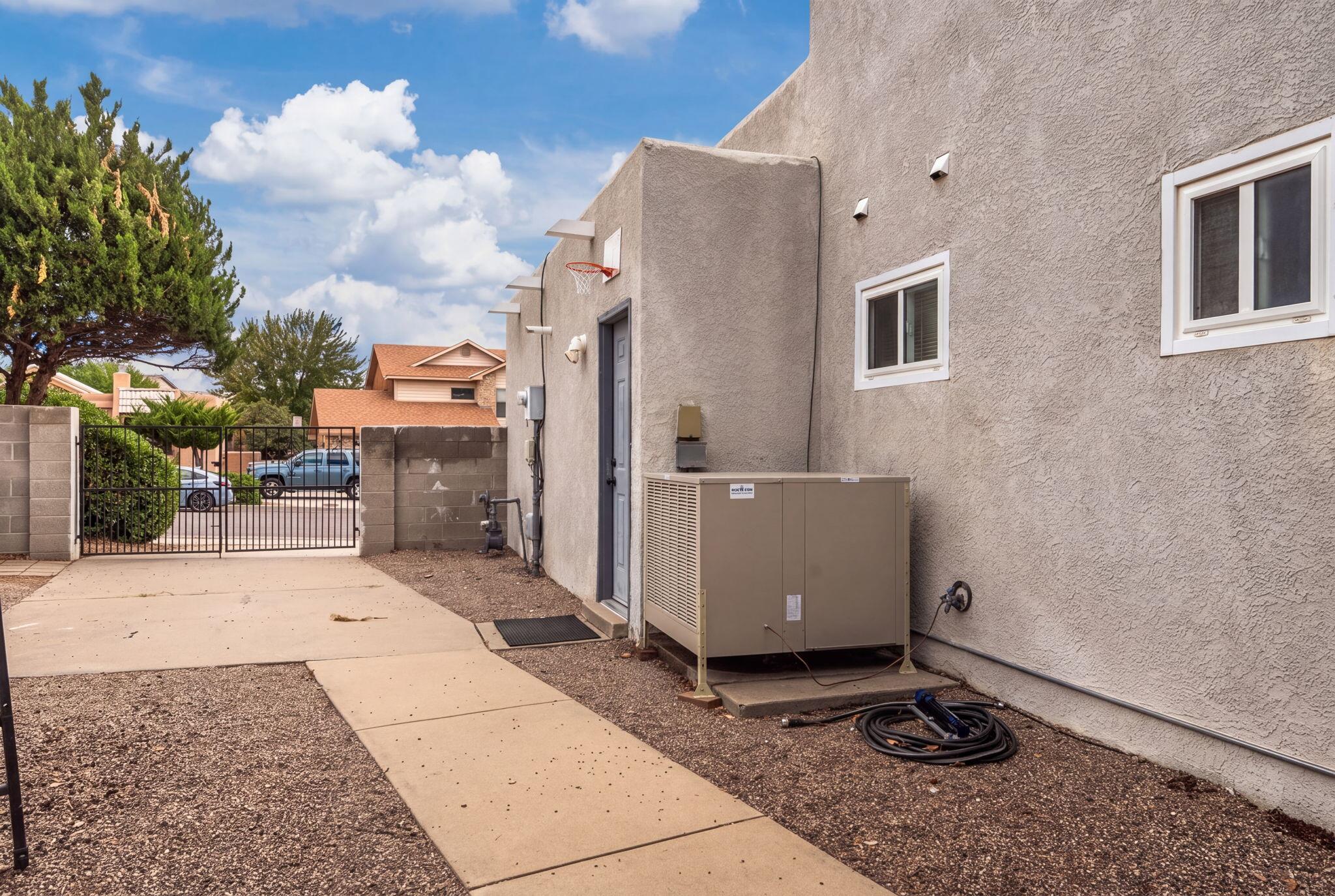 Photo 3 — 9311 Freedom Way NE