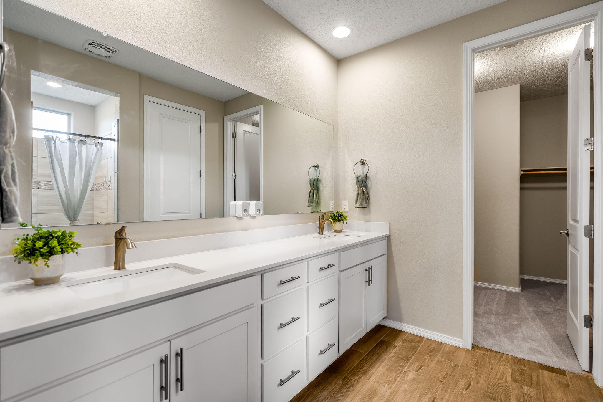Photo 19 — 6304 Acadia Lane NE