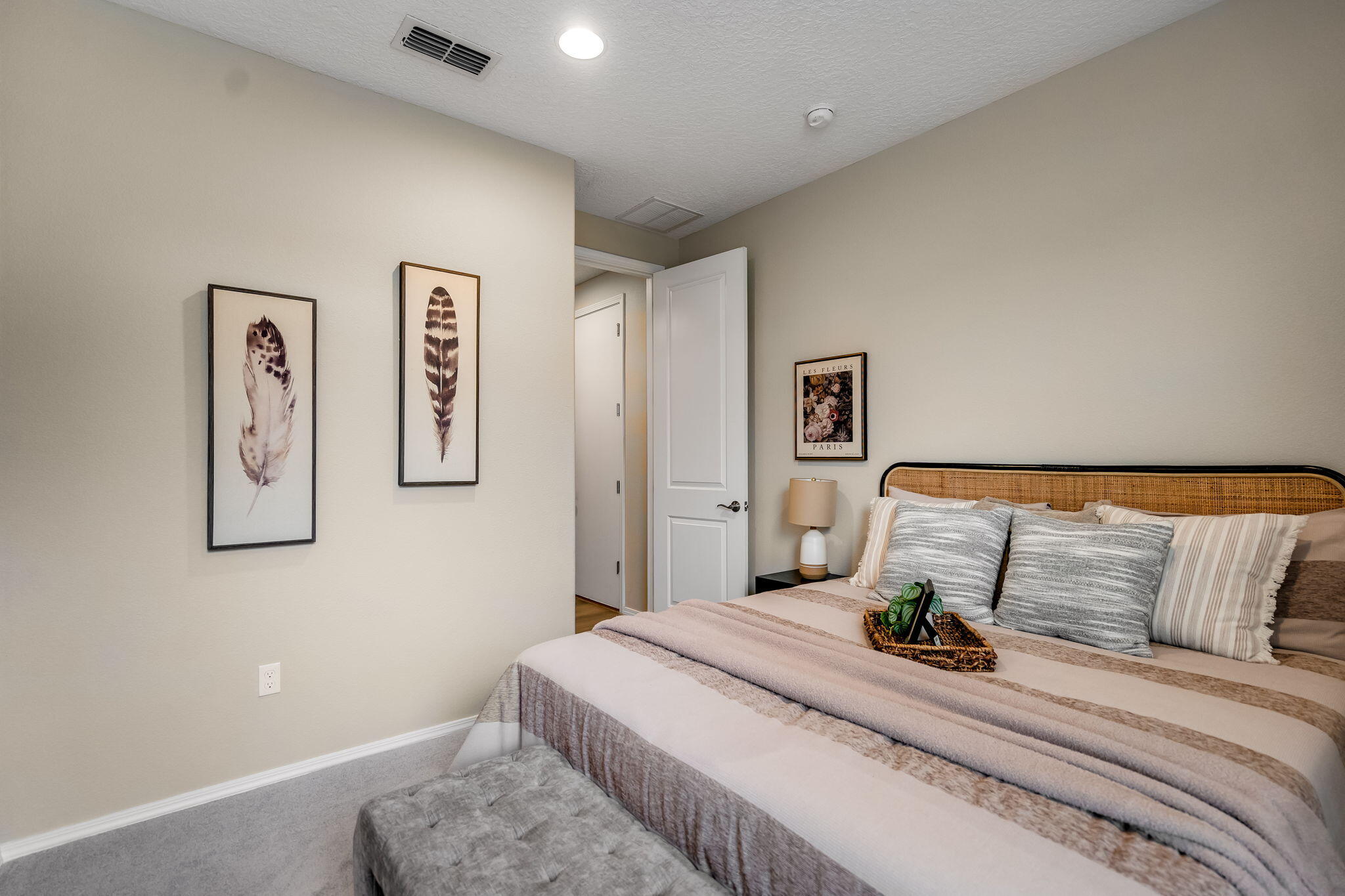 Photo 14 — 6304 Acadia Lane NE