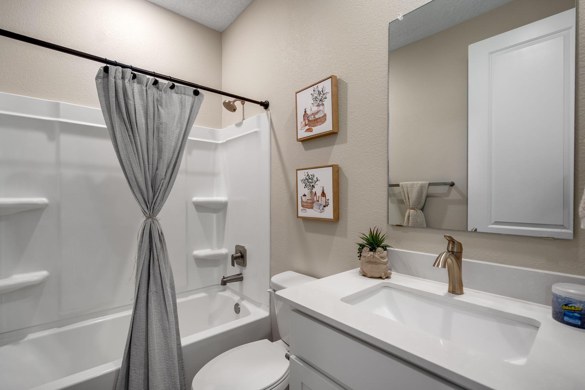 Photo 12 — 6304 Acadia Lane NE