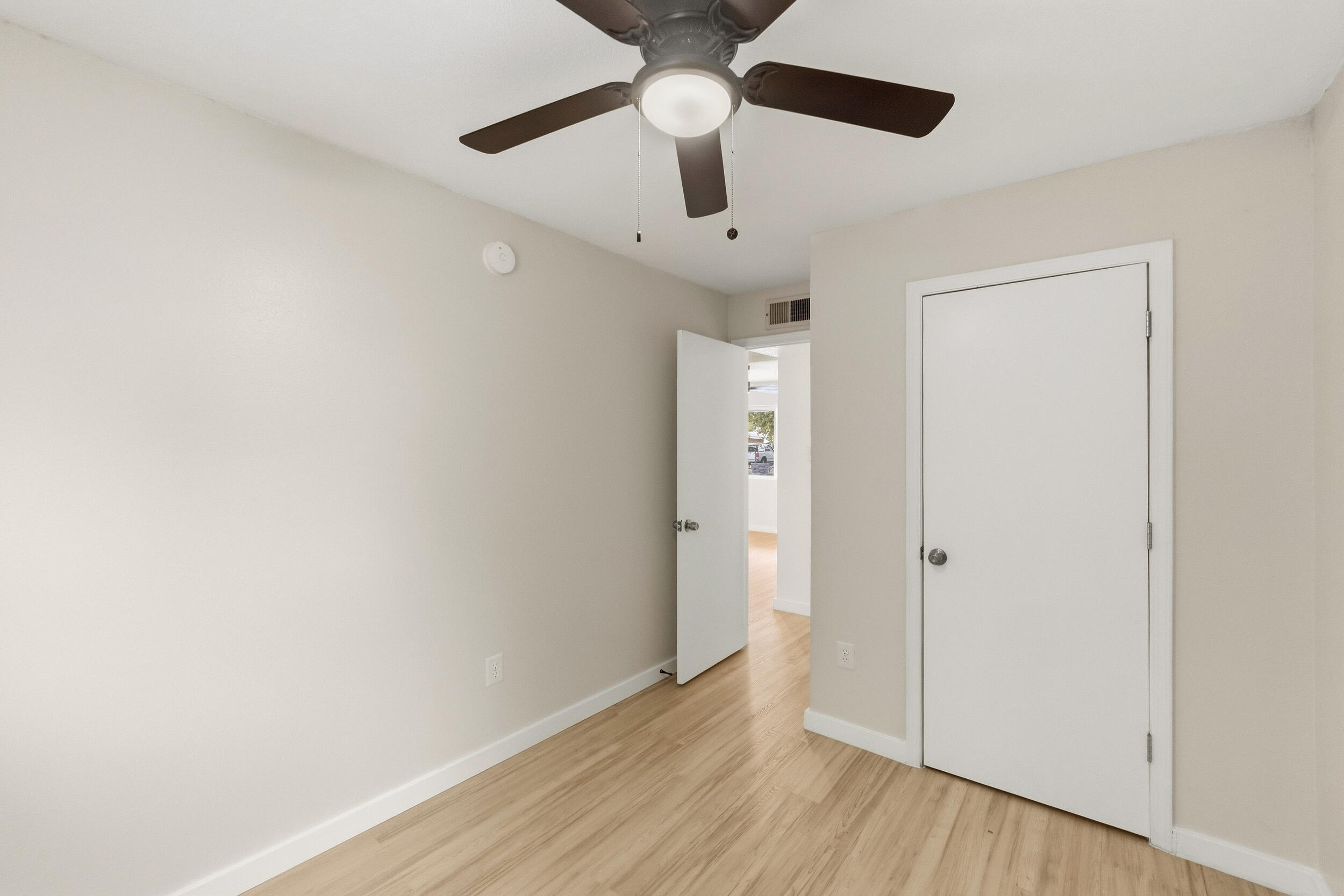 Photo 16 — 307 Osage Place SW