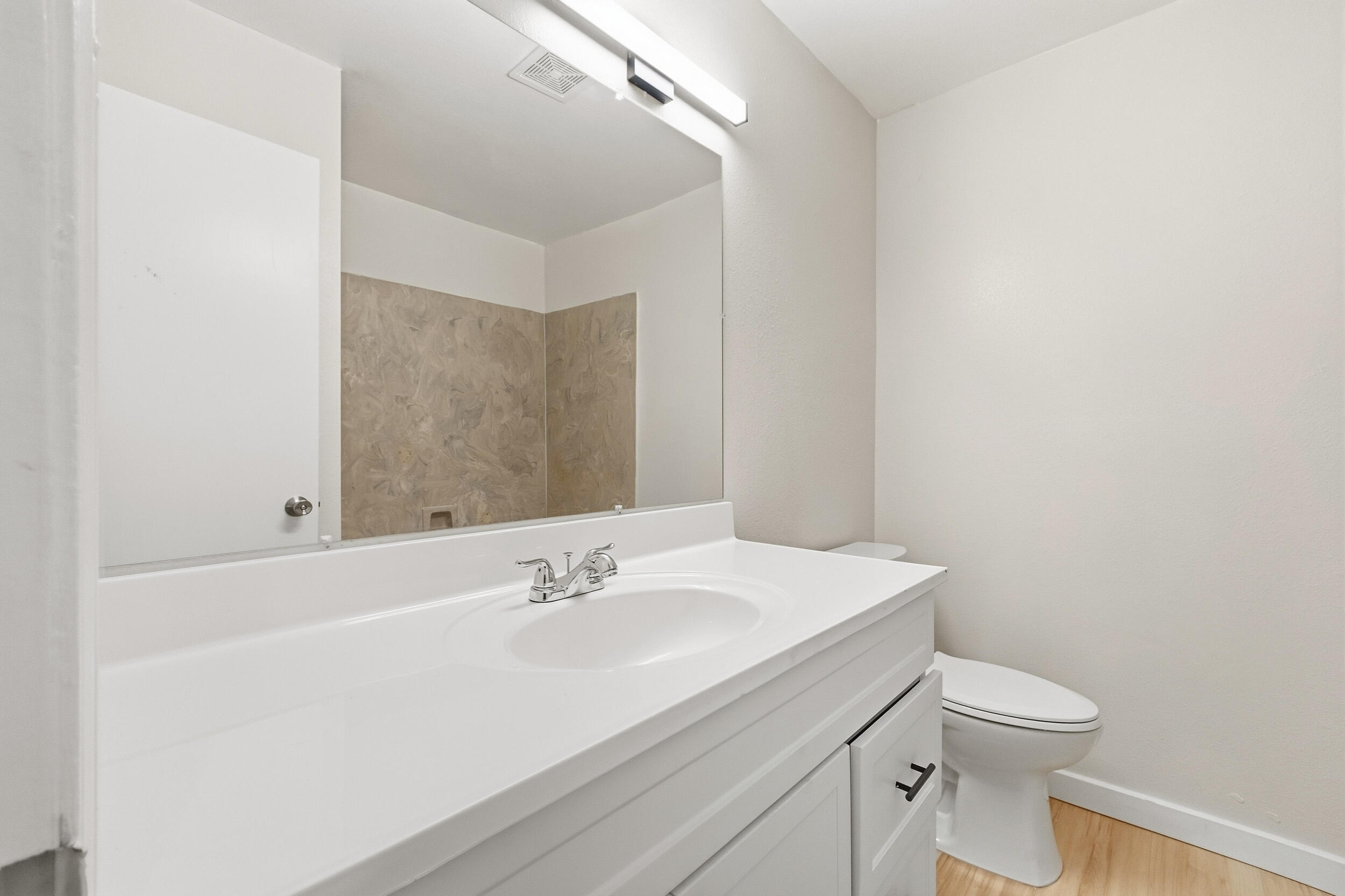 Photo 18 — 307 Osage Place SW
