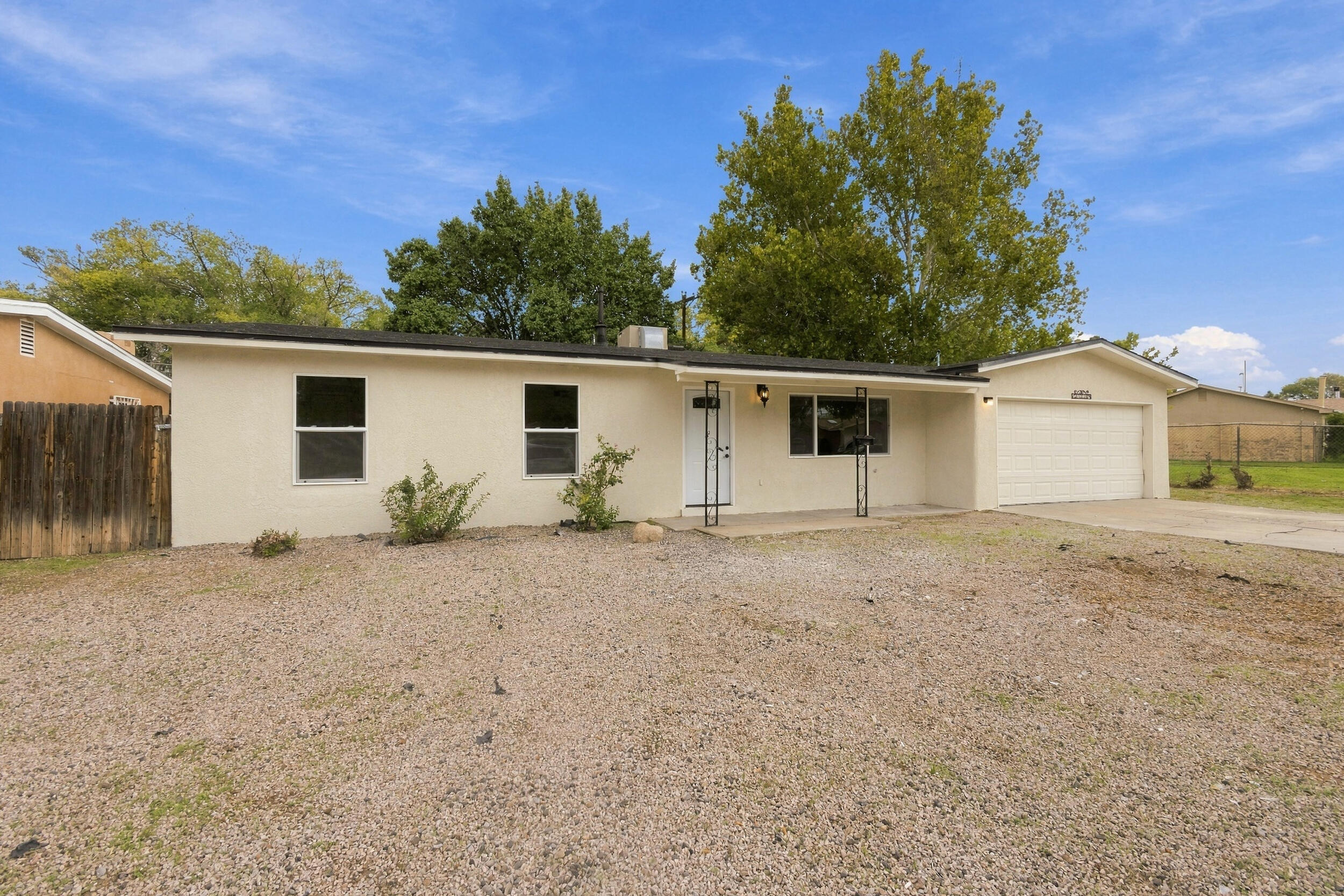Photo 3 — 307 Osage Place SW
