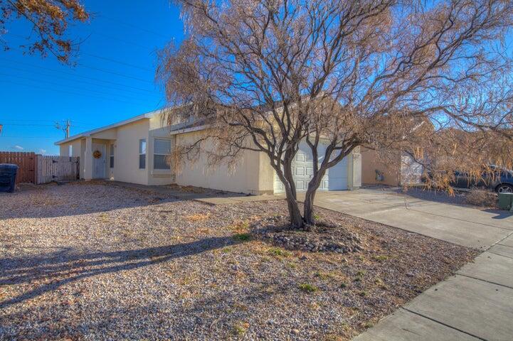 Photo 4 — 1104 Casa Roja Place NW