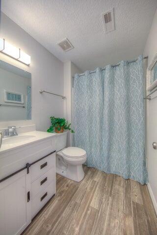Photo 2 — 1104 Casa Roja Place NW