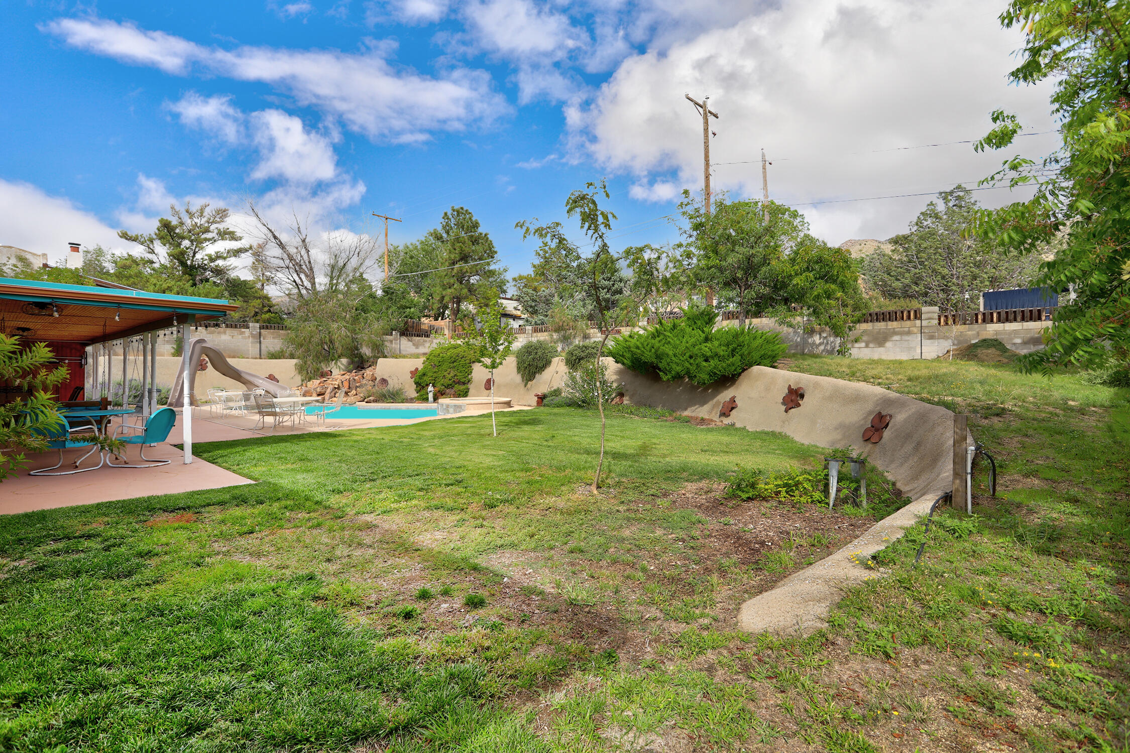Photo 19 — 528 Turner Drive NE