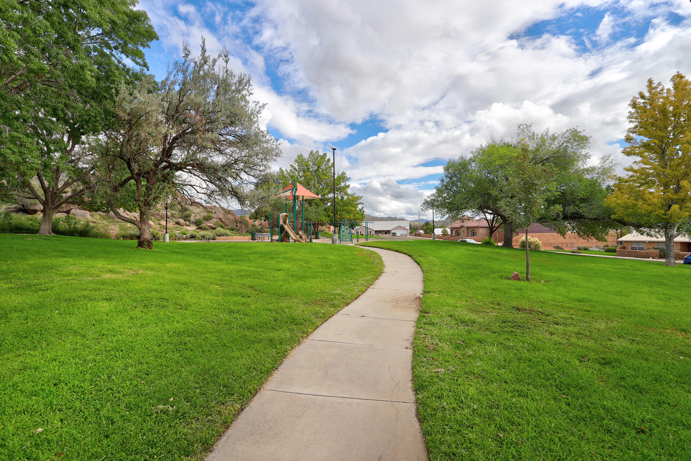 Photo 12 — 528 Turner Drive NE