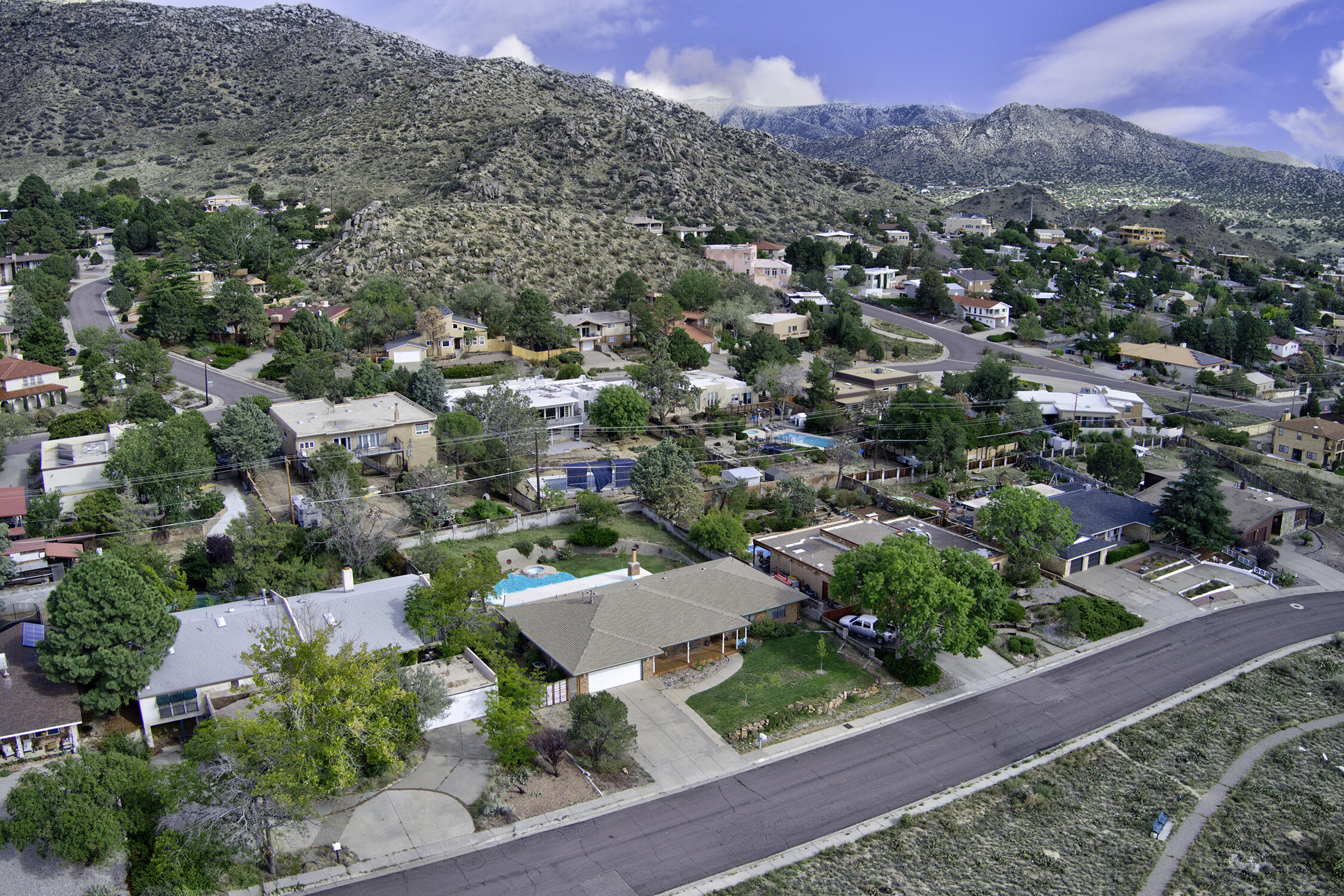 Photo 6 — 528 Turner Drive NE
