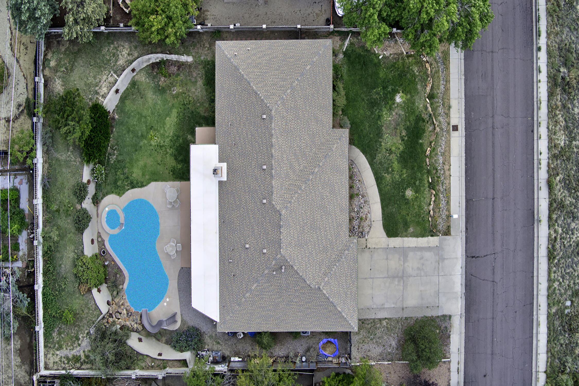 Photo 3 — 528 Turner Drive NE