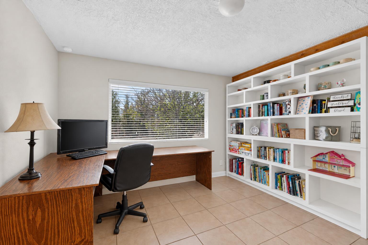 Photo 17 — 1207 Drake Street