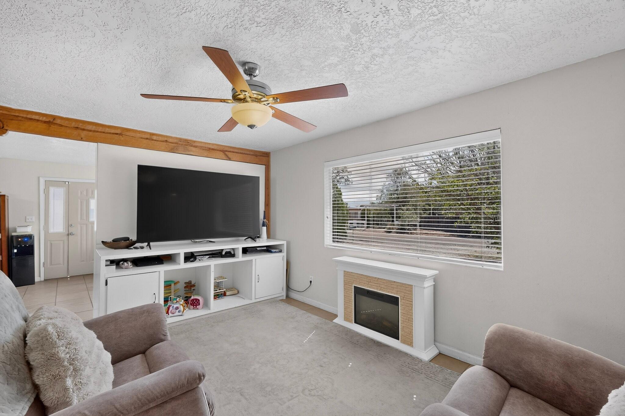 Photo 20 — 1207 Drake Street
