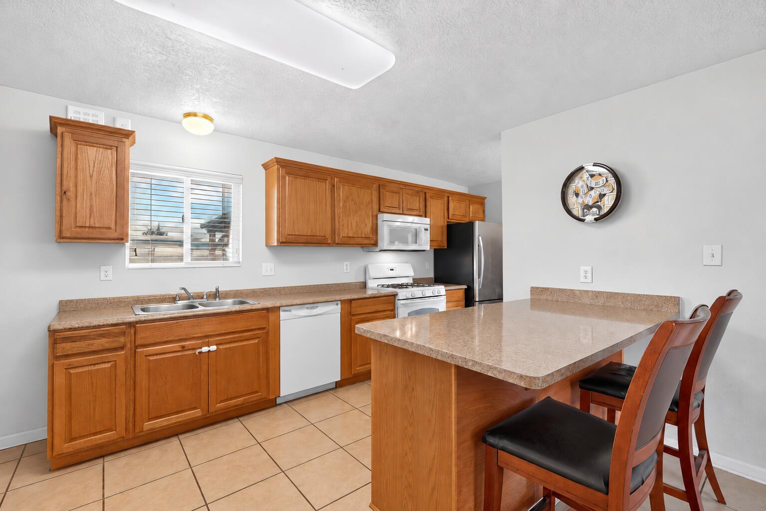 Photo 19 — 1207 Drake Street