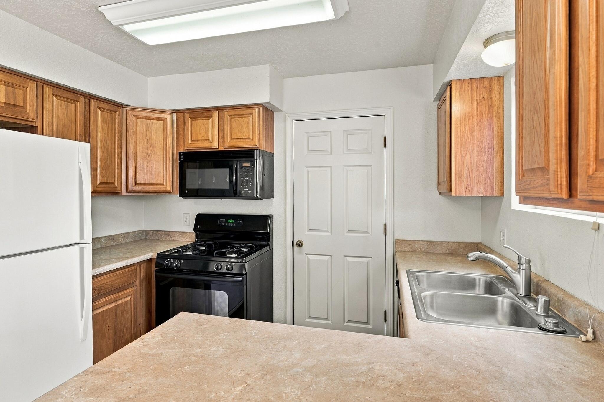 Photo 10 — 1004 Mineral Way 1