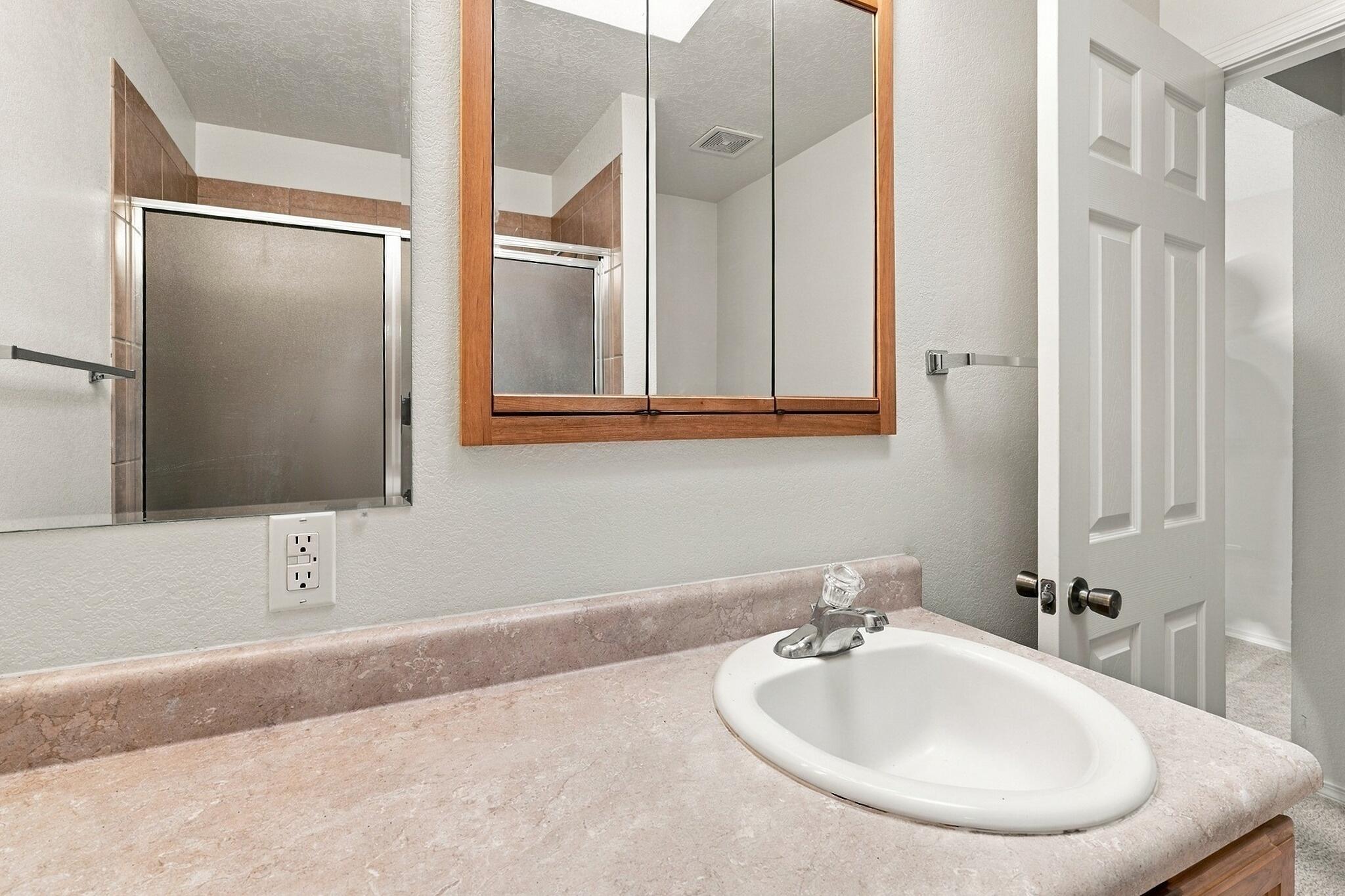 Photo 6 — 1004 Mineral Way 1