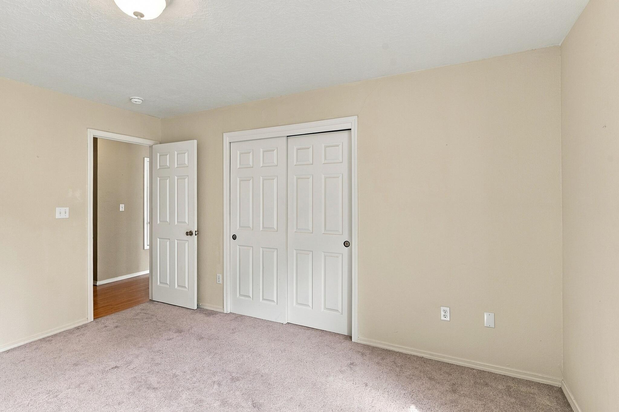 Photo 5 — 1004 Mineral Way 1