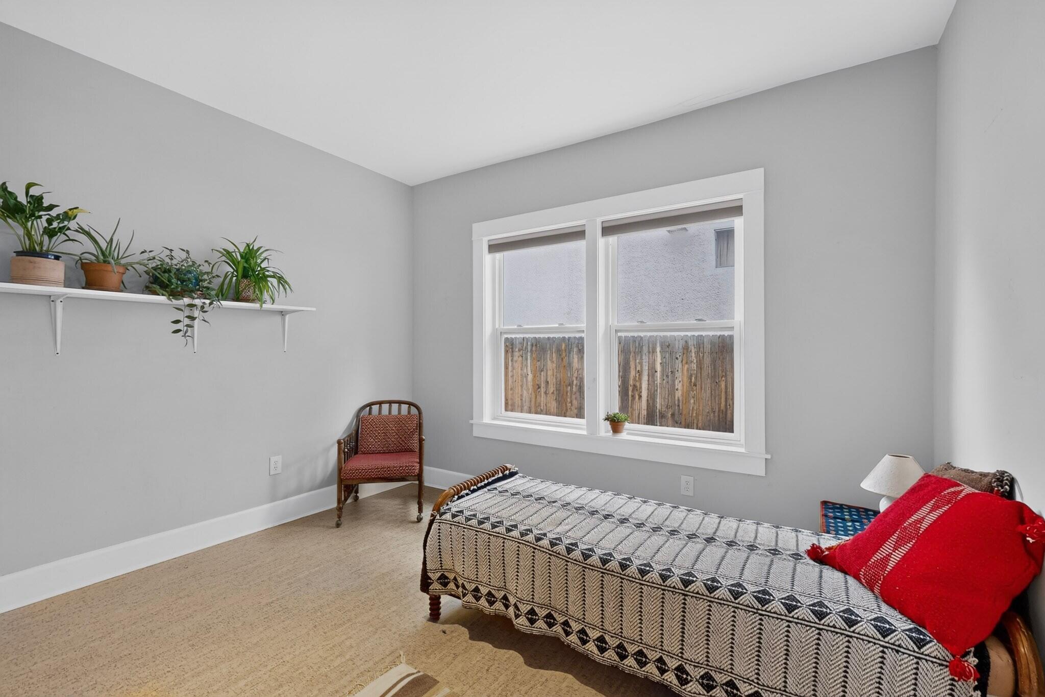 Photo 4 — 314 12th Street NW