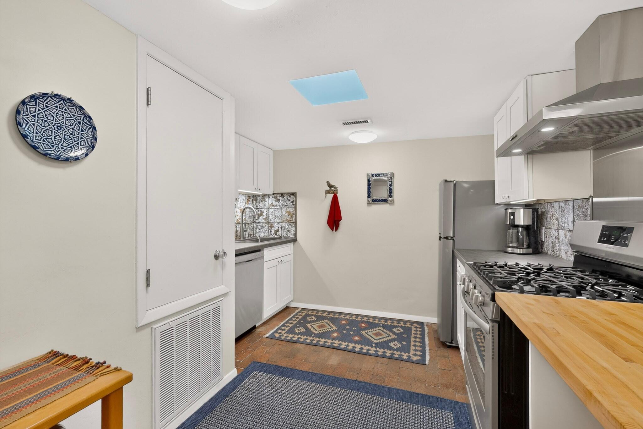 Photo 13 — 314 12th Street NW