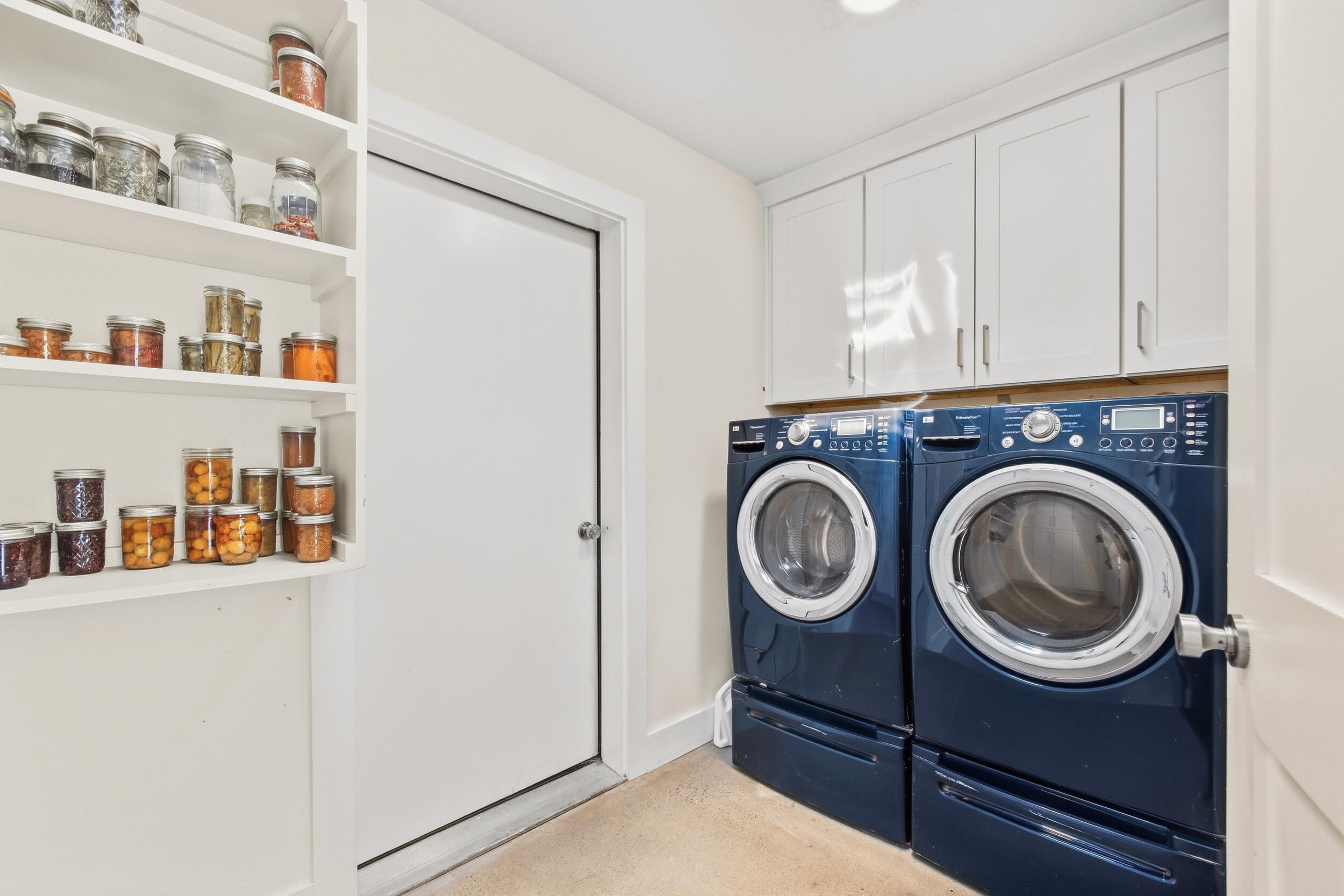 Photo 8 — 12501 Oakland Avenue NE