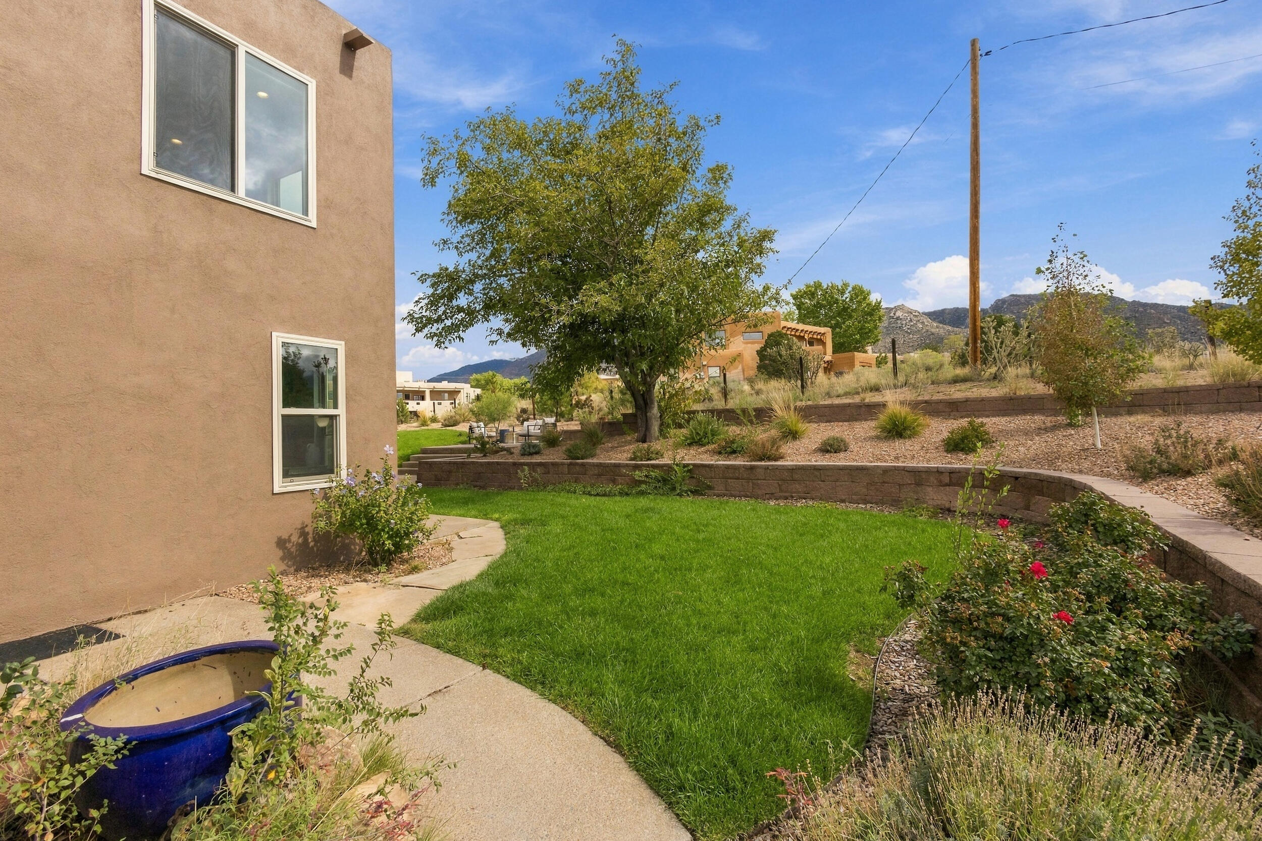 Photo 13 — 12501 Oakland Avenue NE