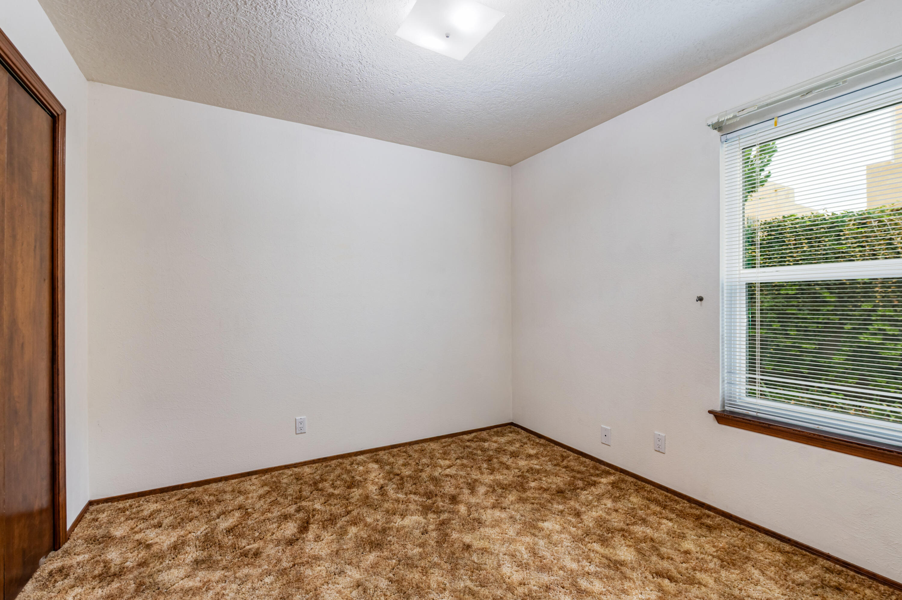 Photo 9 — 13109 Summer Place NE