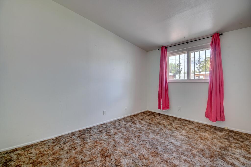 Photo 10 — 4413 Goodrich Avenue NE