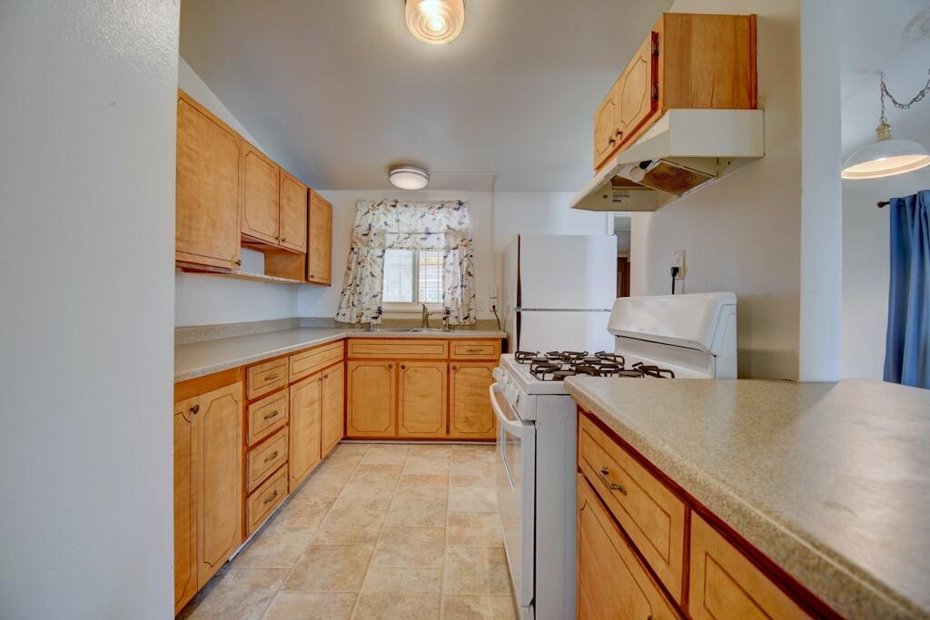 Photo 6 — 4413 Goodrich Avenue NE