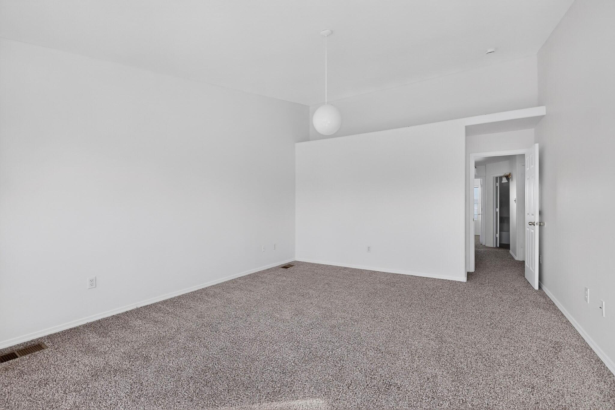 Photo 10 — 6901 Don Xavier Avenue SW