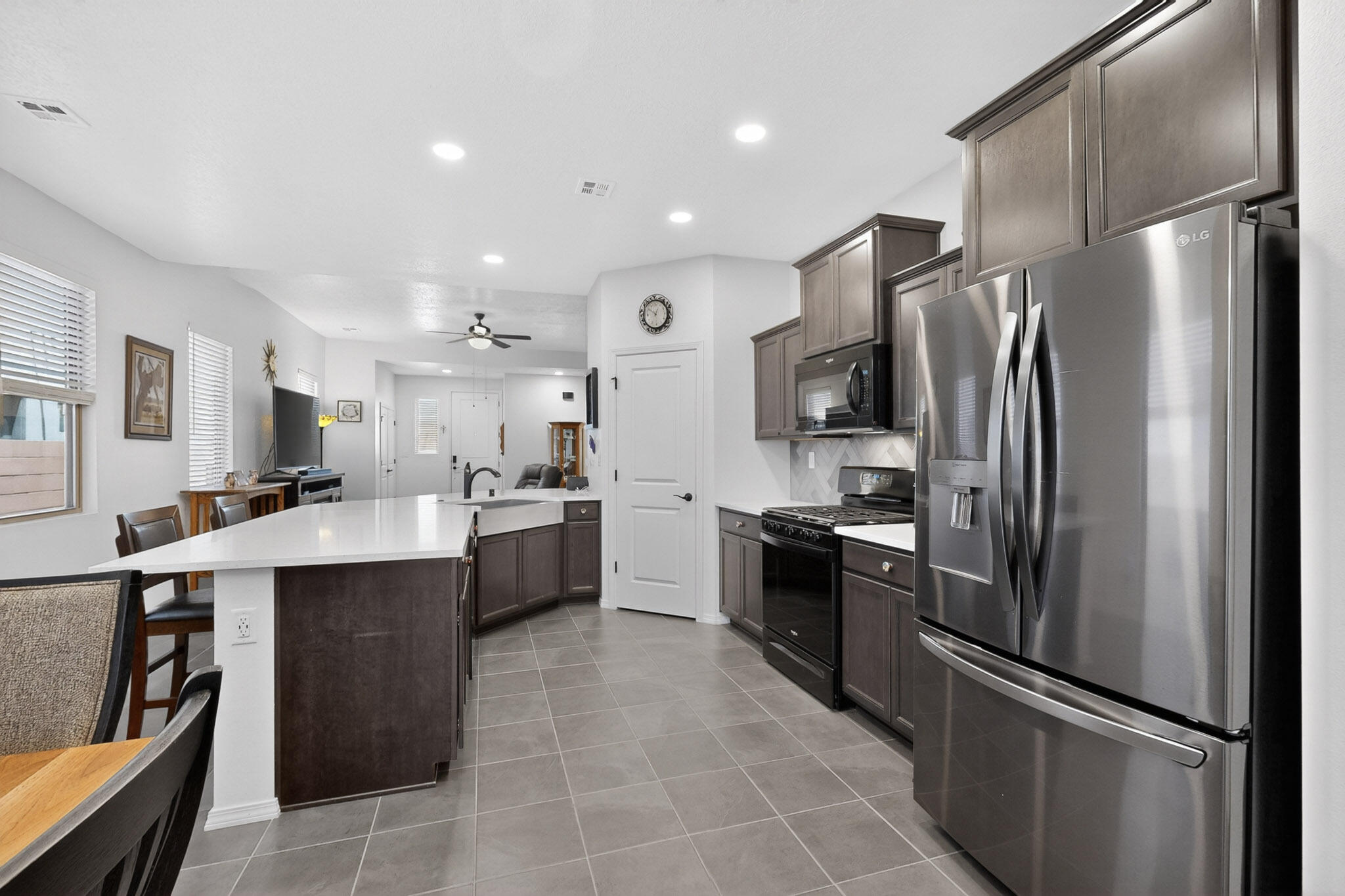 Photo 18 — 4989 Findley Street SW