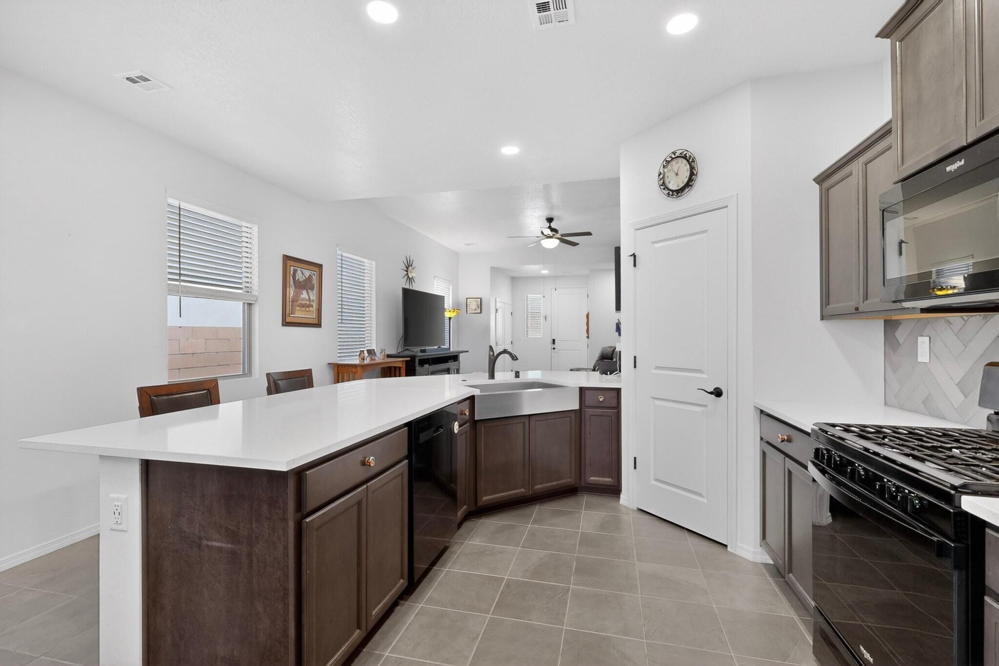 Photo 20 — 4989 Findley Street SW