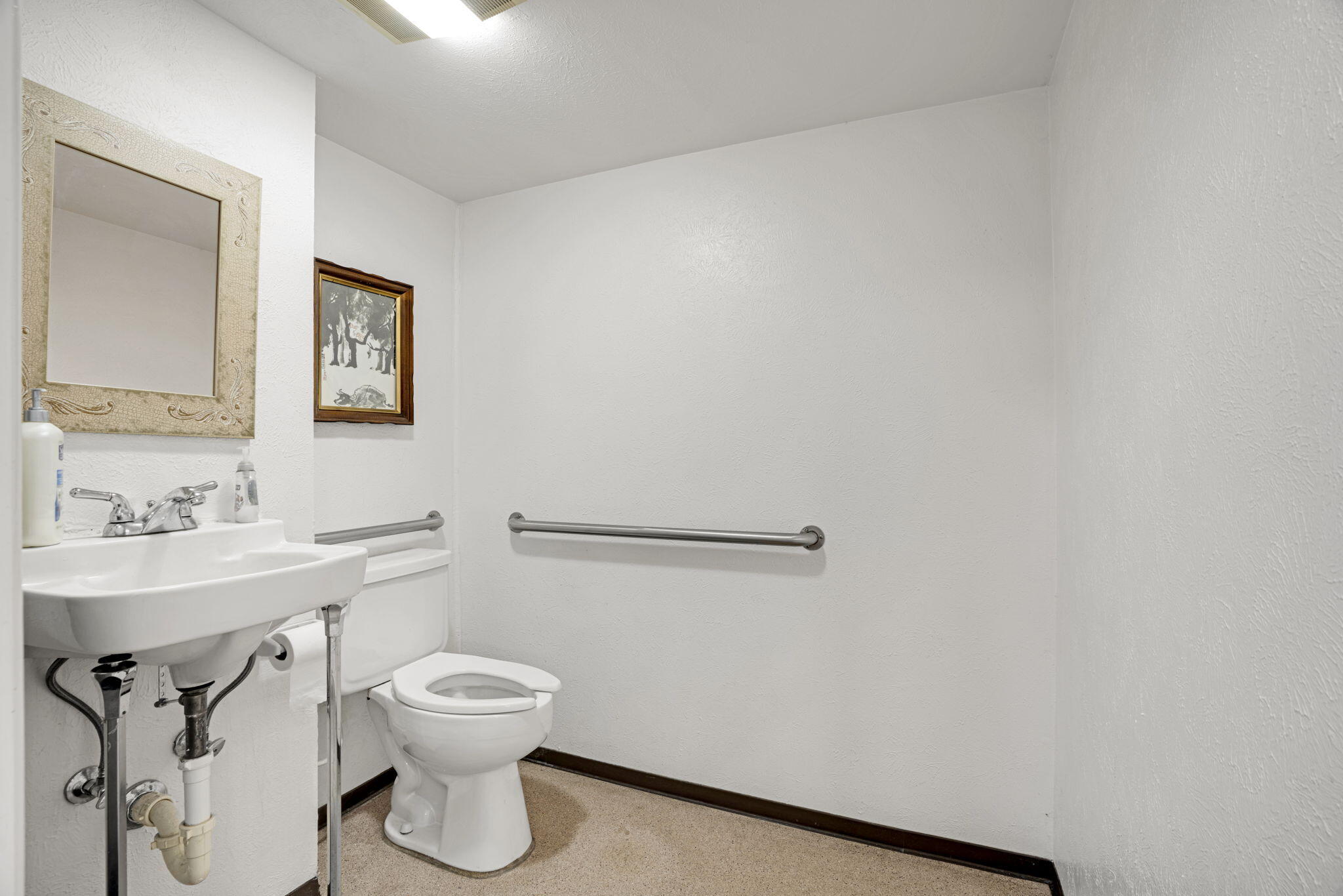 Photo 3 — 427 Adams Street SE