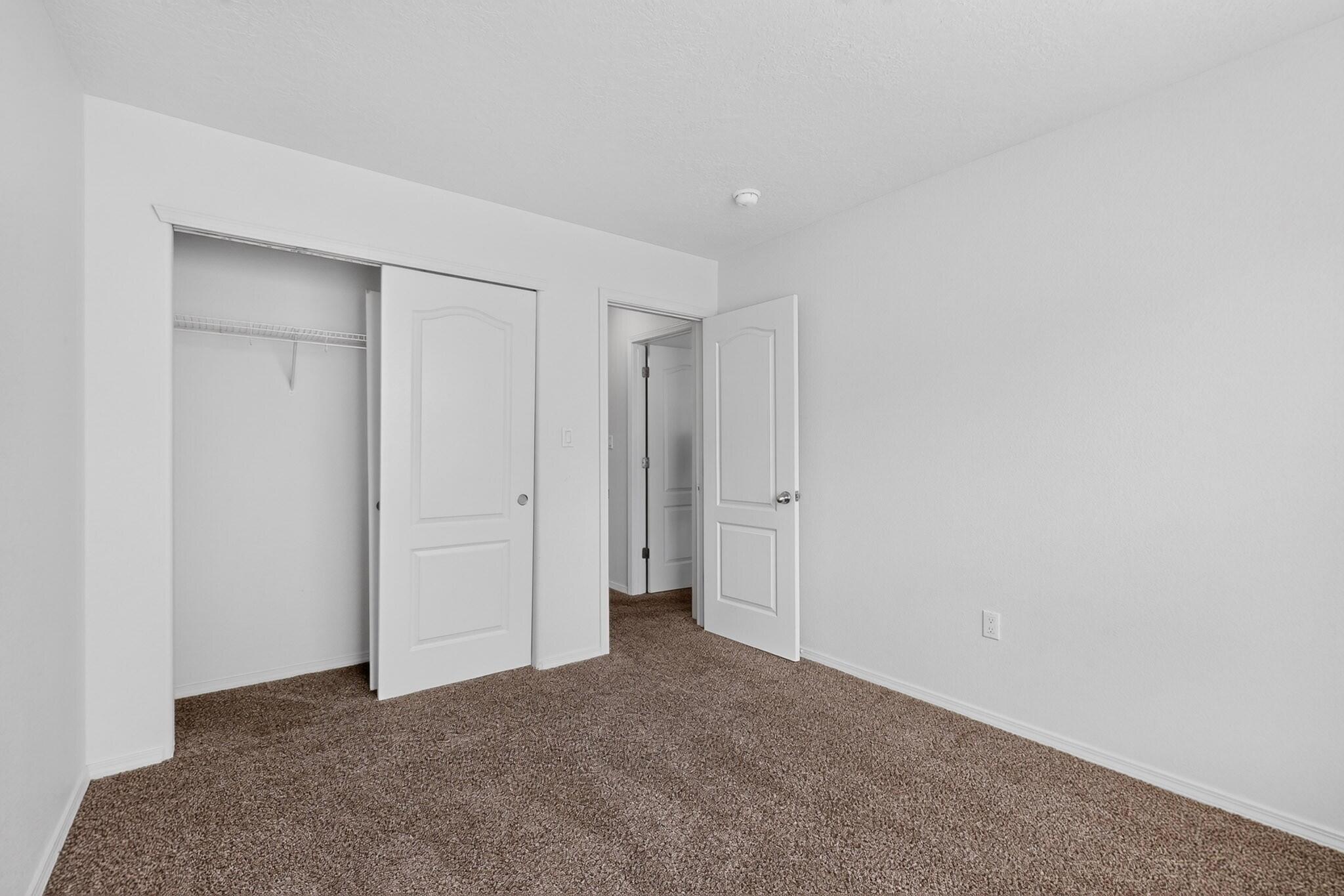 Photo 14 — 709 Los Viejos Drive SW