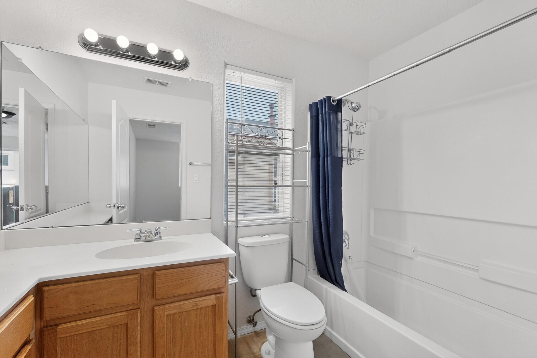 Photo 15 — 709 Los Viejos Drive SW