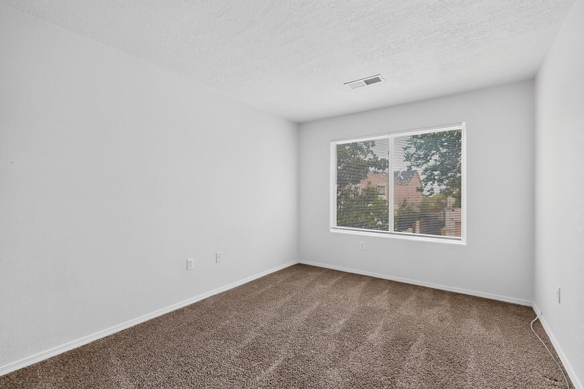 Photo 17 — 709 Los Viejos Drive SW