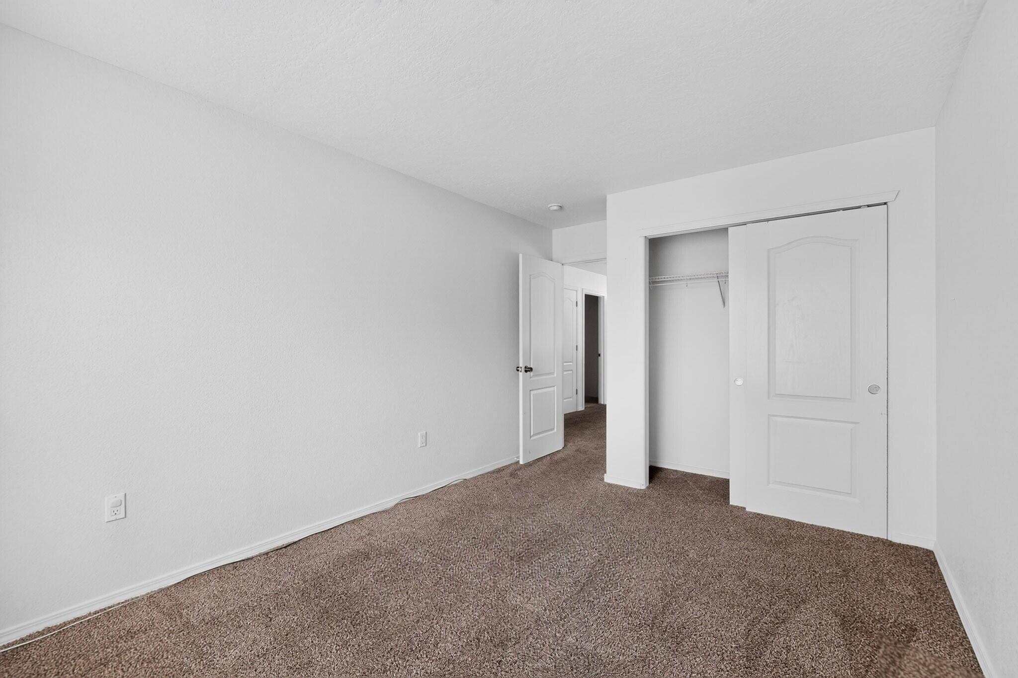 Photo 18 — 709 Los Viejos Drive SW