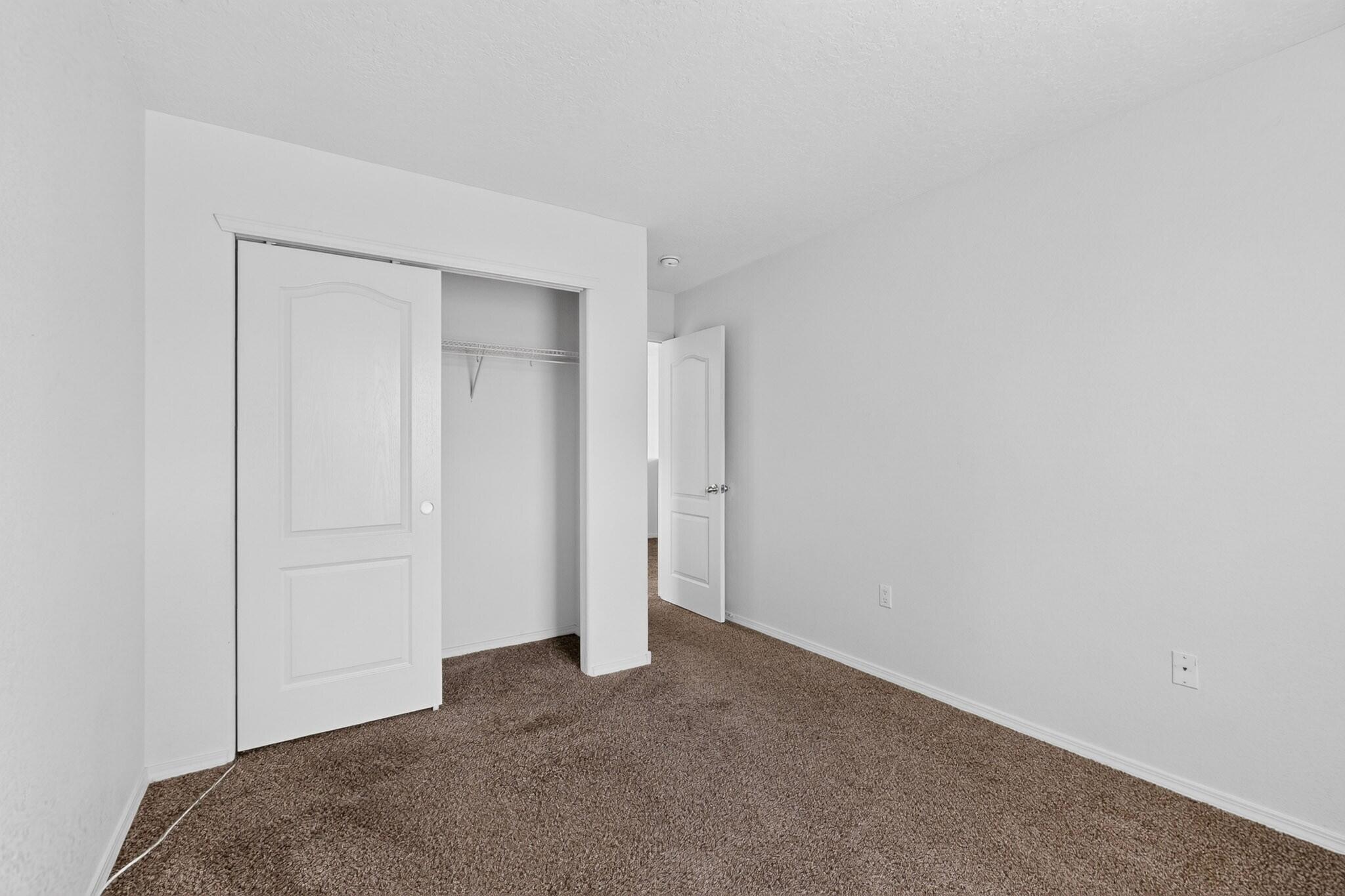 Photo 20 — 709 Los Viejos Drive SW