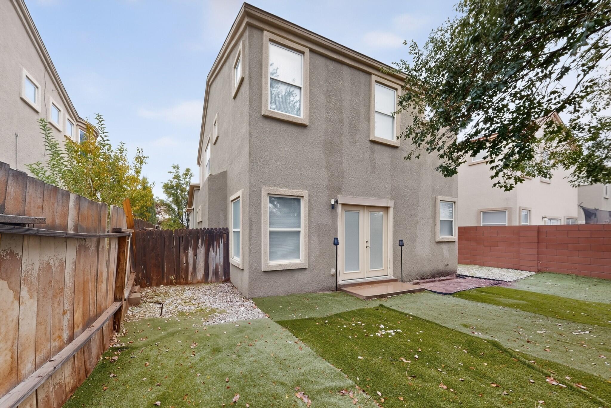 Photo 5 — 709 Los Viejos Drive SW