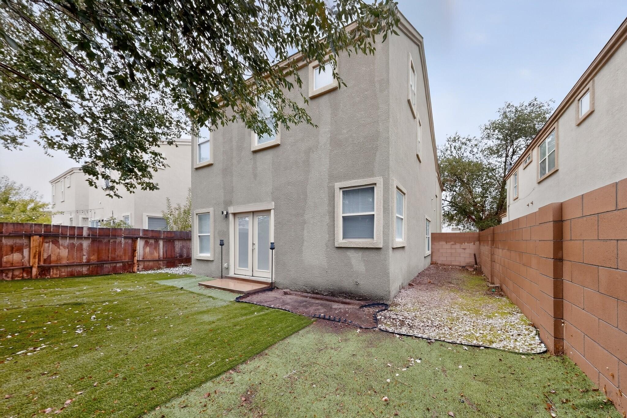 Photo 6 — 709 Los Viejos Drive SW