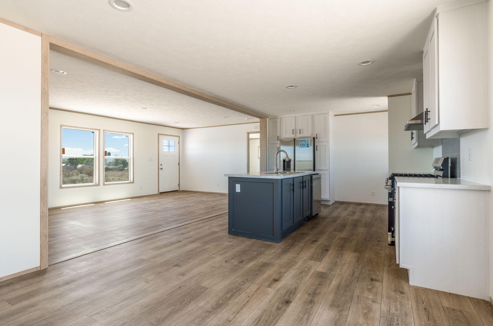 Photo 7 — 45 10TH Avenue NE