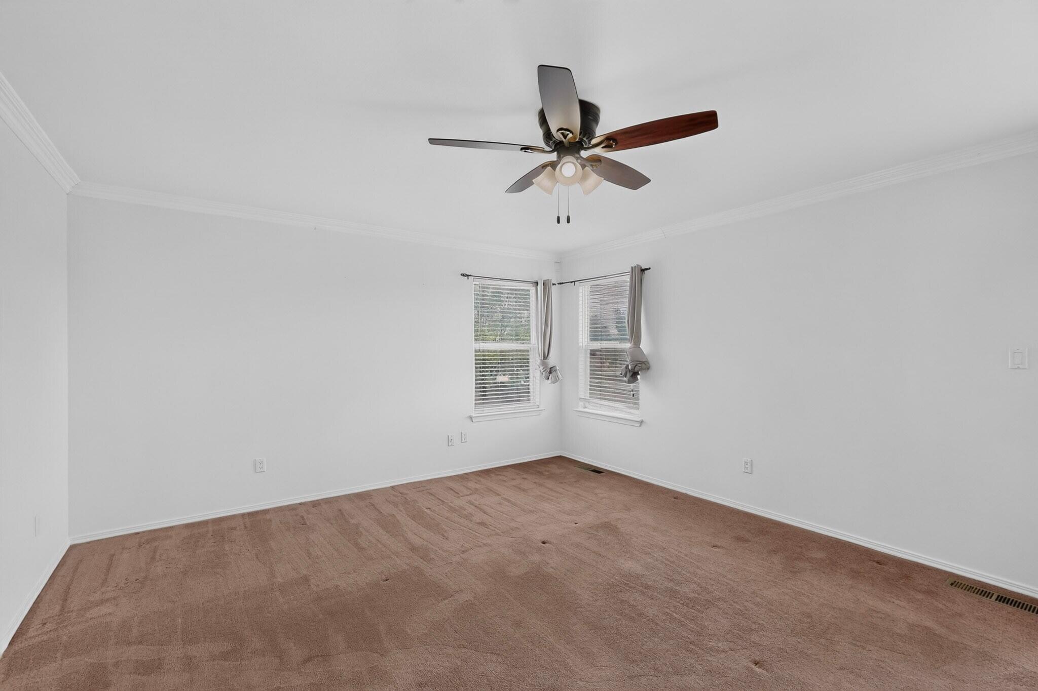 Photo 3 — 5715 La Colonia Drive NW