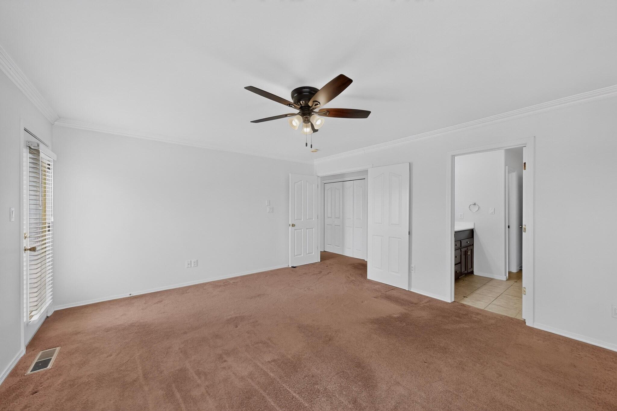 Photo 5 — 5715 La Colonia Drive NW