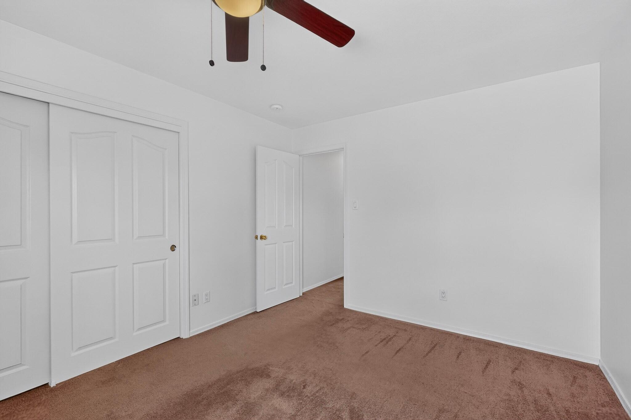 Photo 11 — 5715 La Colonia Drive NW