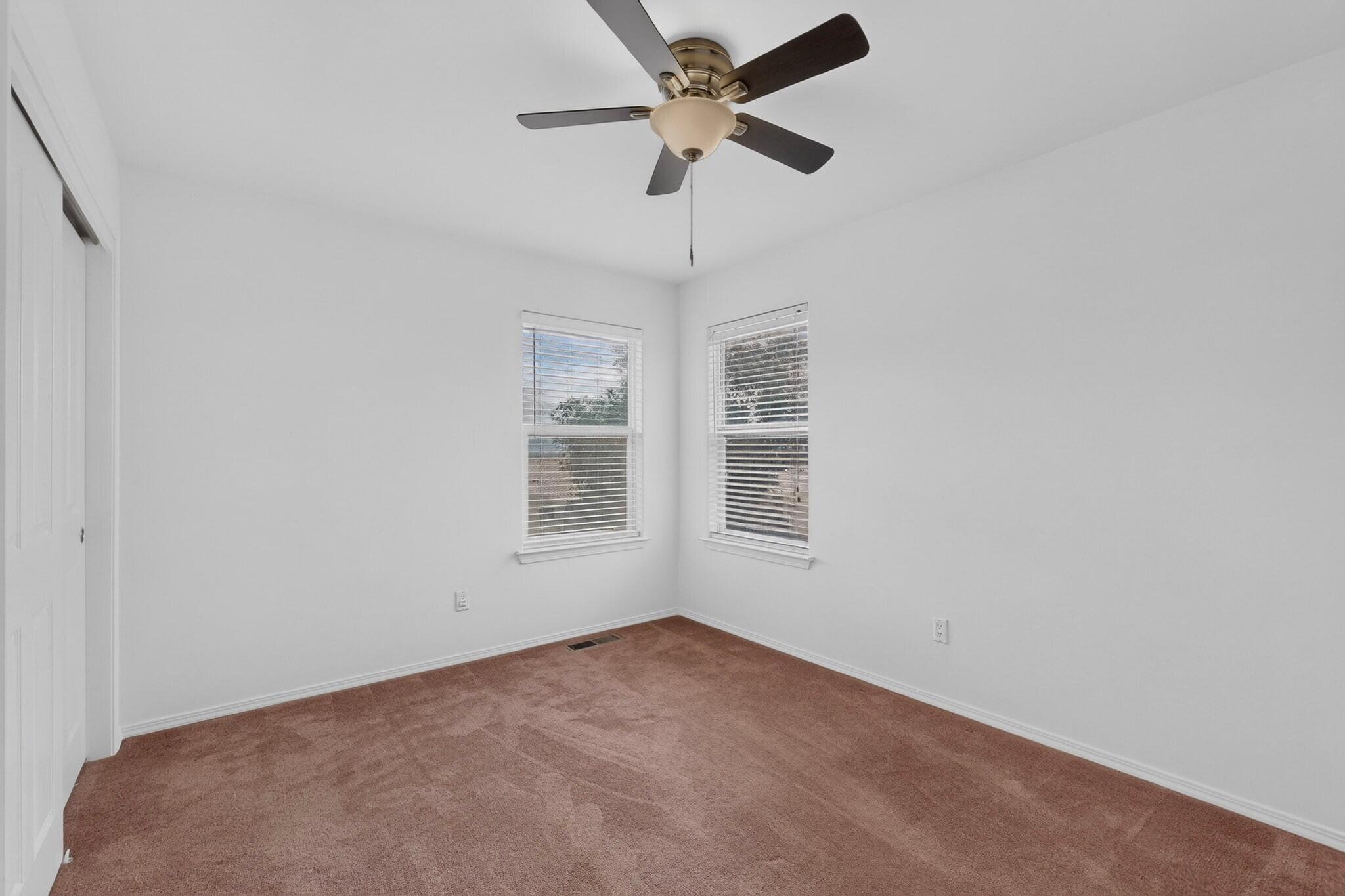 Photo 17 — 5715 La Colonia Drive NW