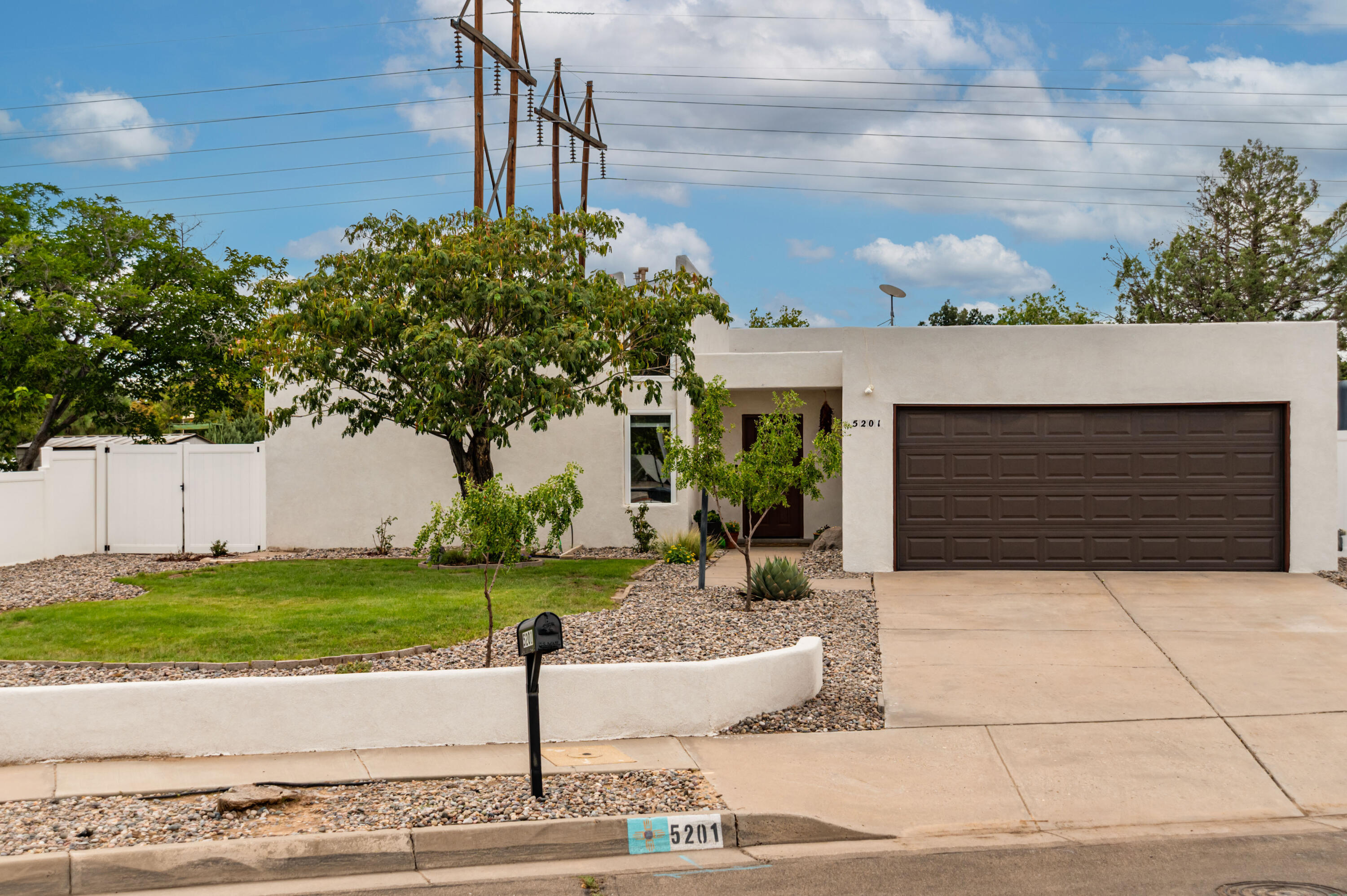 5201 Calle Nuestra NW