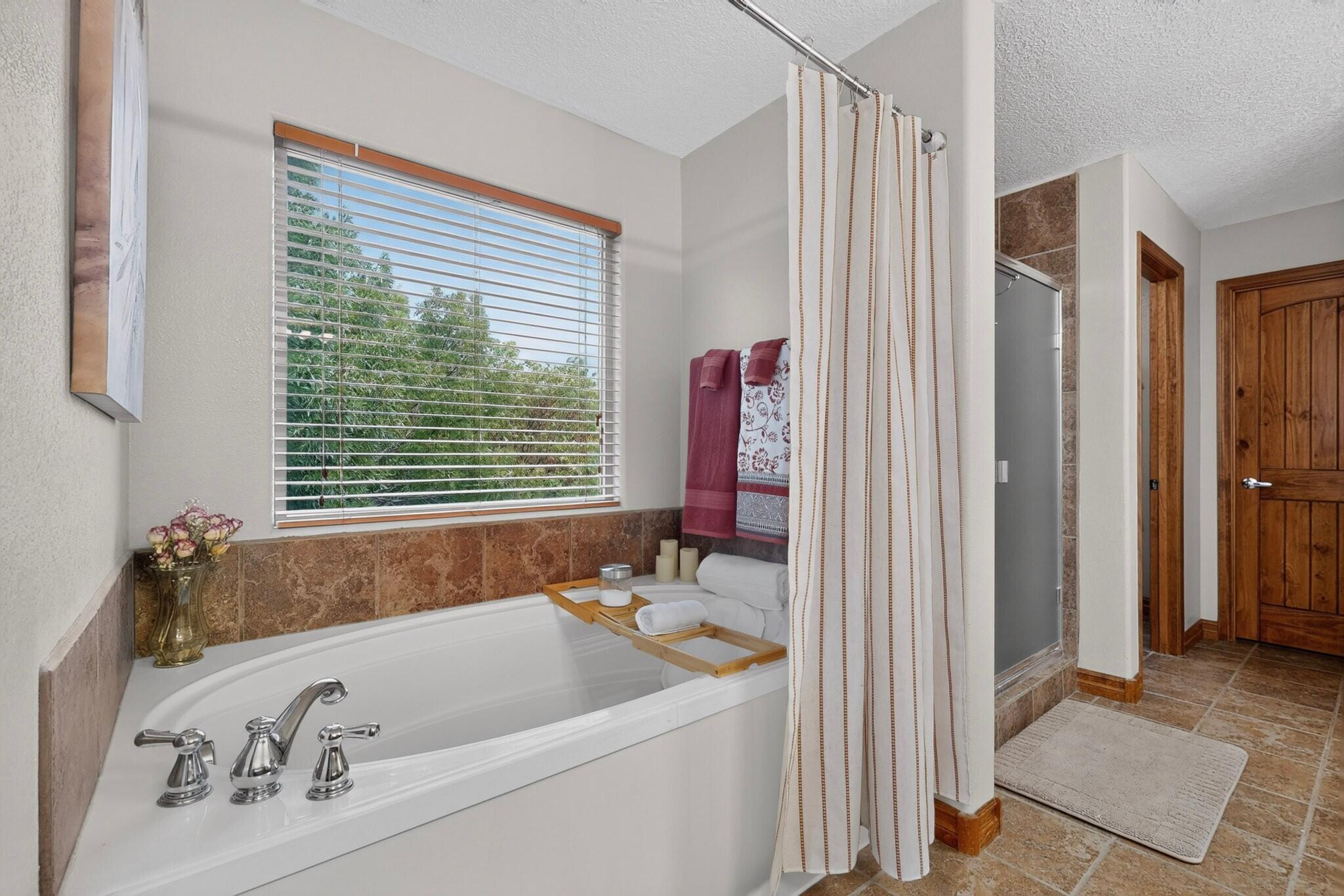 Photo 2 — 8315 Mesa Top Road NW