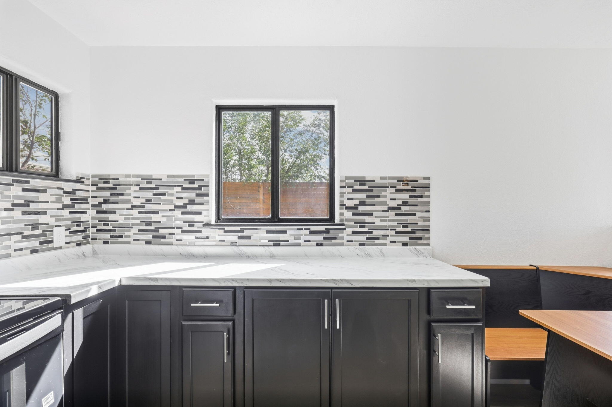 Photo 13 — 526 Apache Avenue NW