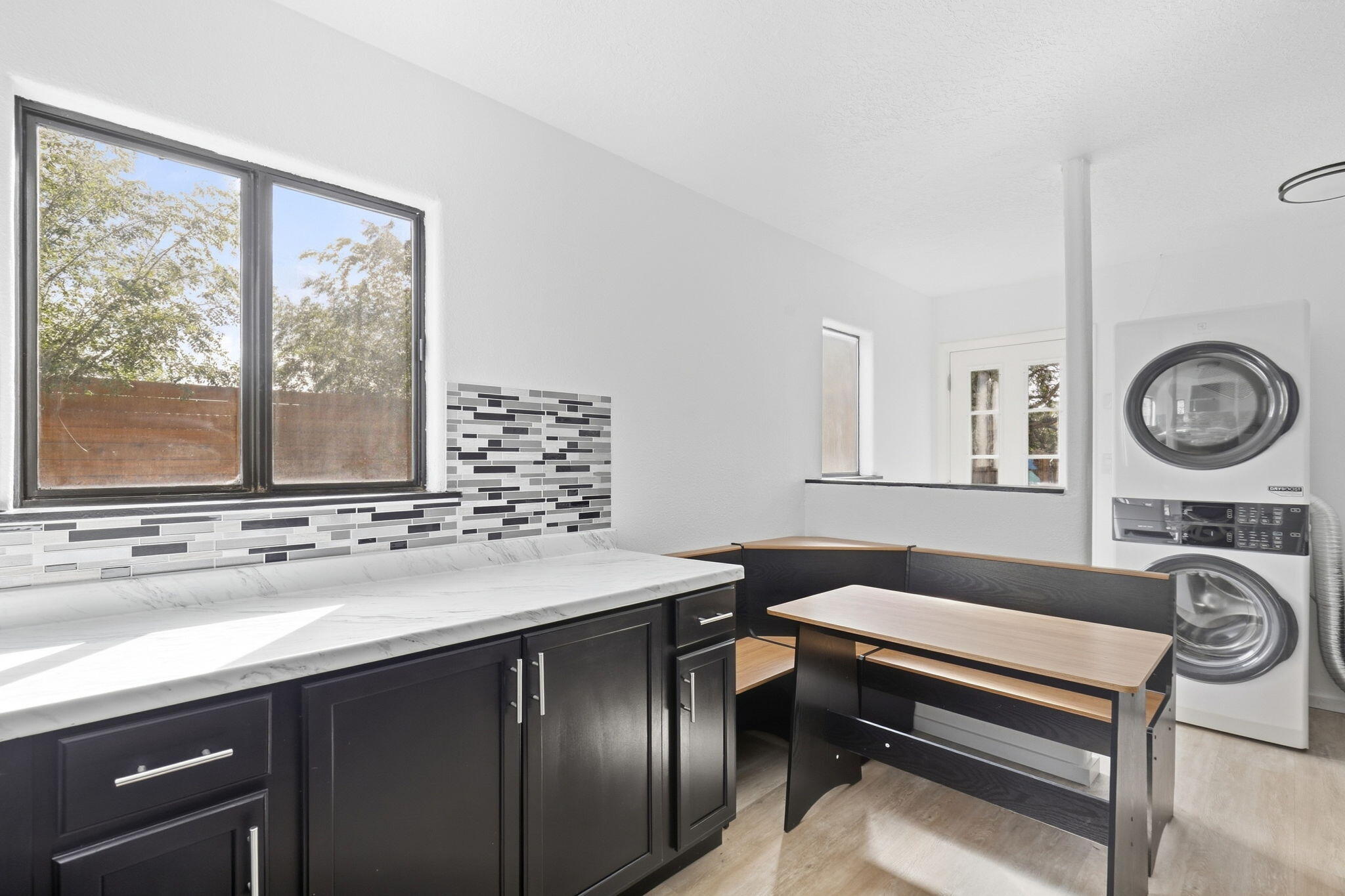 Photo 17 — 526 Apache Avenue NW