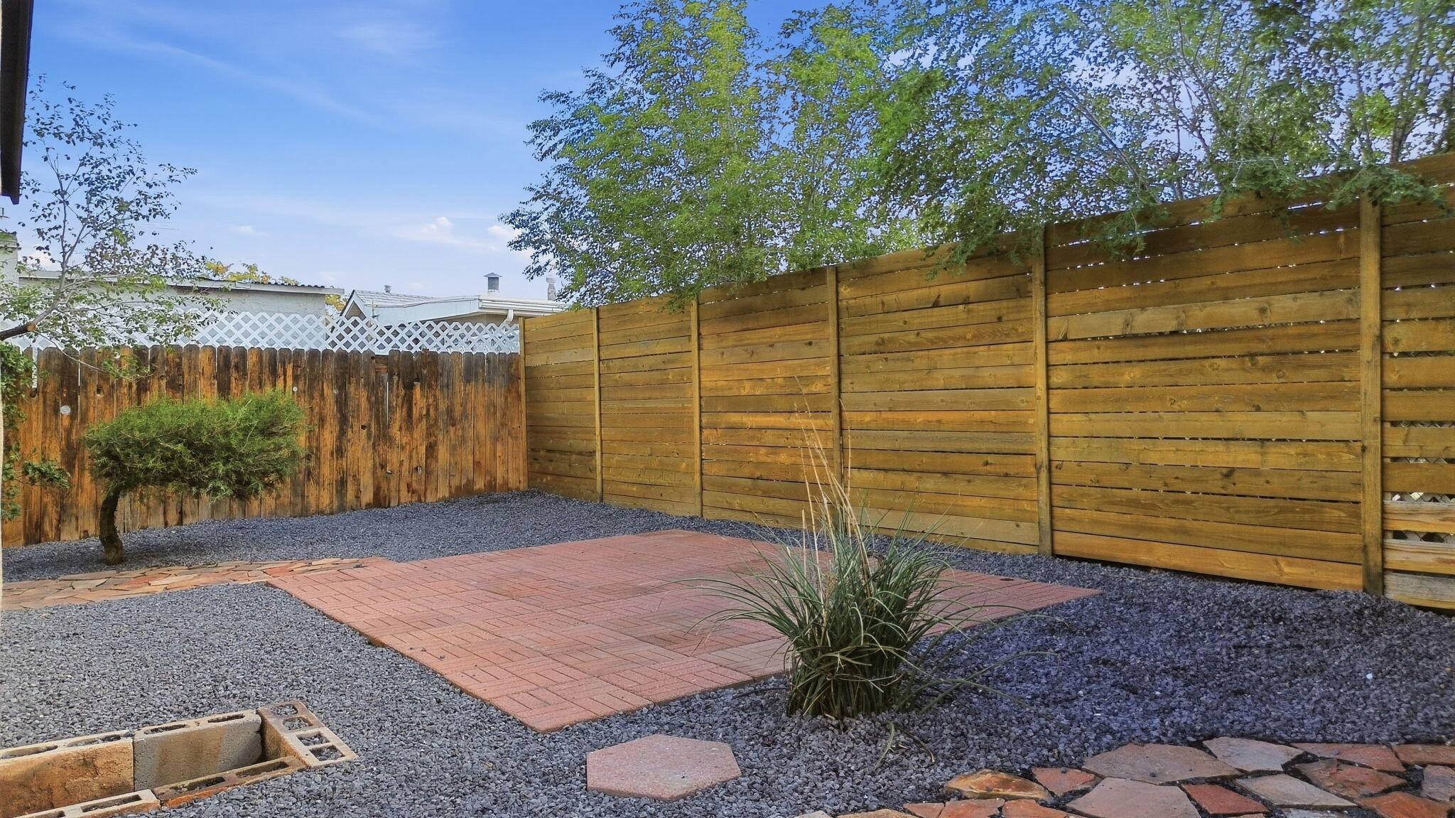 Photo 8 — 526 Apache Avenue NW