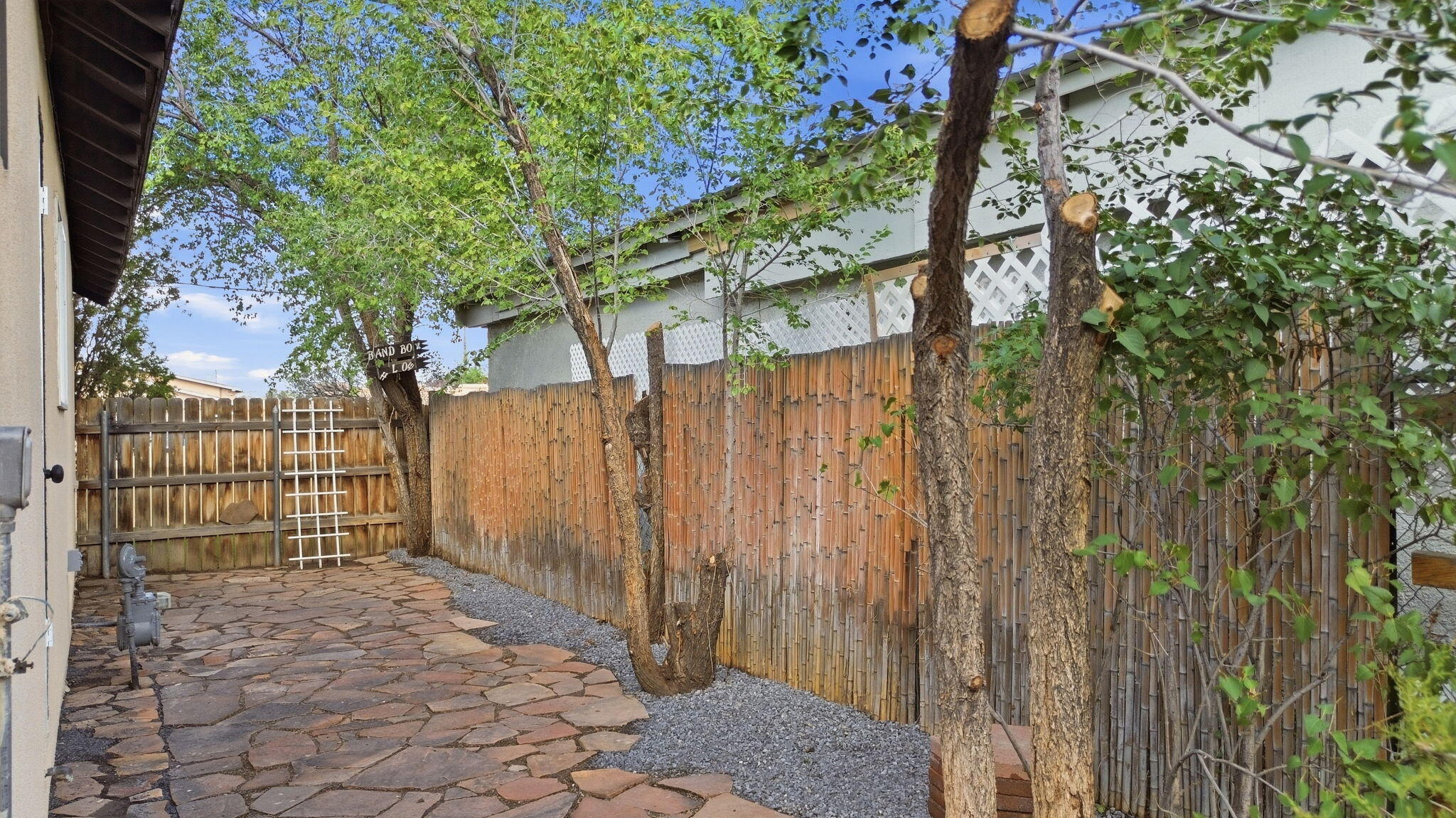 Photo 11 — 526 Apache Avenue NW